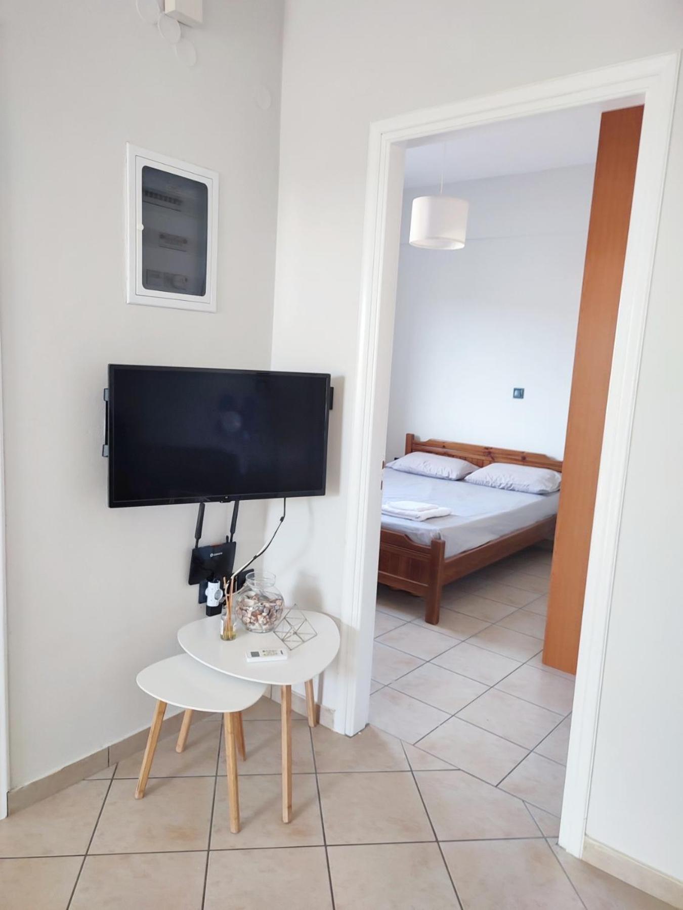 Peroulia Apartments Kompoi ภายนอก รูปภาพ
