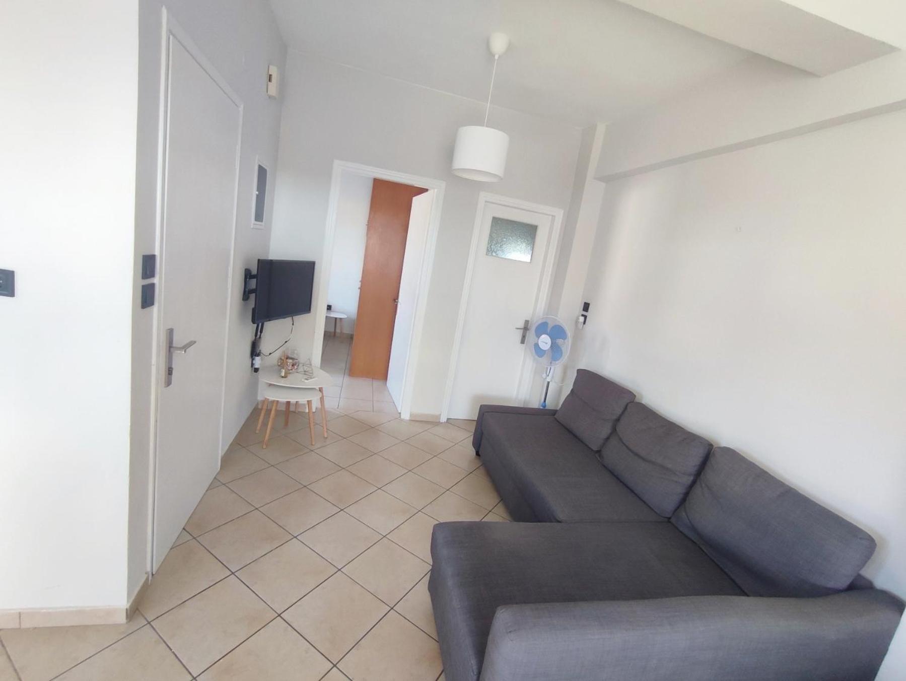 Peroulia Apartments Kompoi ภายนอก รูปภาพ